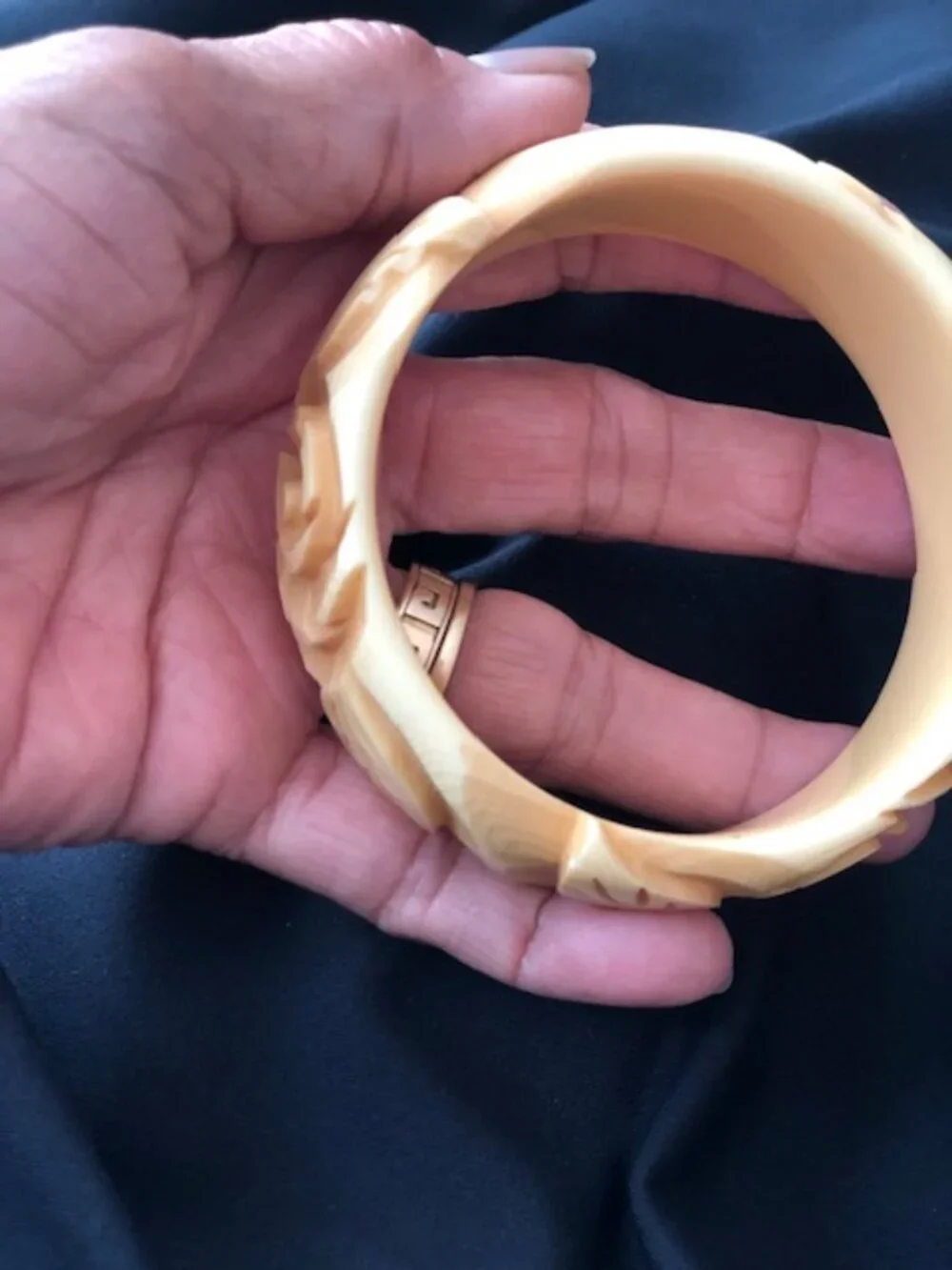 Vinatge celluloid bracelet bangle